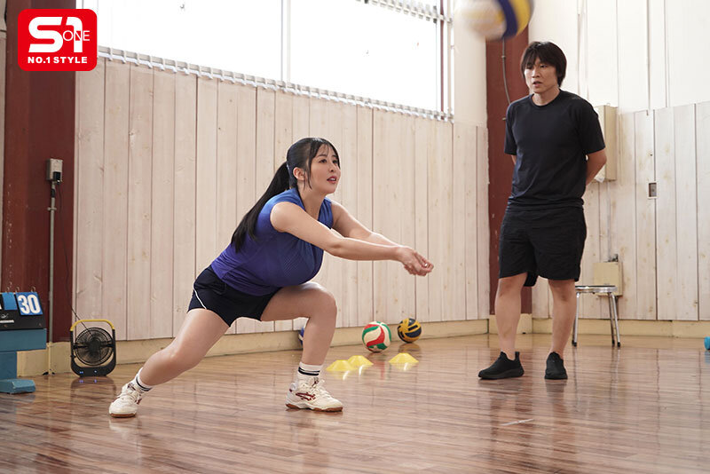 無防備誘惑Kcupアスリートの汗だく肉弾SEX ユニフォーム脱いだらびっくりおっぱい！！ 神楽ももか 6