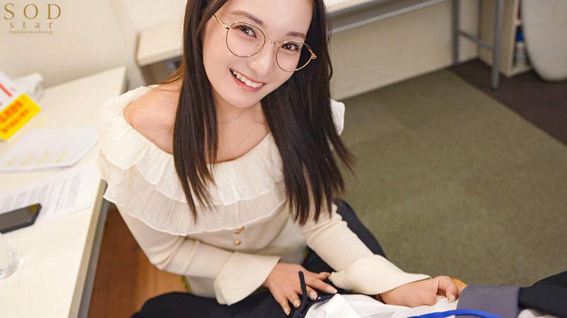 昼は清楚な新人女子アナ恋生は 夜はボクの居残り残業の発声練習に付き合ってくれ とびきり下品な清らか淫語を耳元でささやいて 優しく包み込むようなフィンガーテクと乳首舐めで慰めてくれる神同期 渚恋生 4