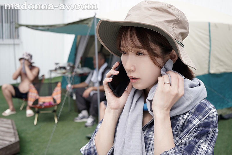 町内キャンプNTR テント内で中出しされた妻の【閲覧注意】浮気映像 小島みなみ 1