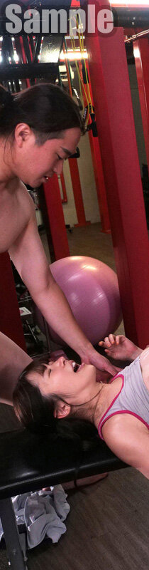 エロすぎる桃尻で会員男性を誘惑し脳筋チ〇ポで性欲発散するパーソナルジムトレーナー 十束るう 15