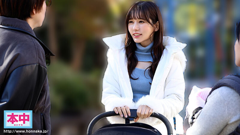 息子と妻が田舎に帰省中ママ友の自宅に入り浸り中出し不倫セックスに明け暮れた1週間。 五日市芽依 1