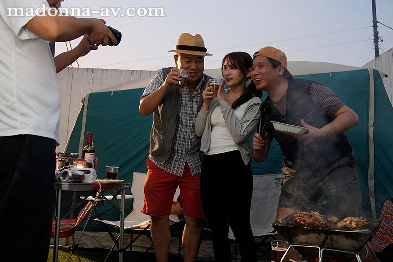 町内キャンプNTR テントの中で何度もまわされた妻の衝撃的浮気映像 広瀬ゆり 2