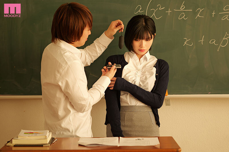 学校内どこでも寸止めリモバイ調教 イッたら最後…絶倫生徒たちの中出し沼に堕ちた新任教師 石原希望 3