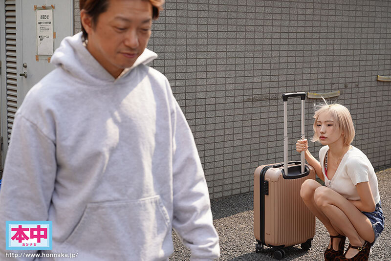 ねぇ、今日も泊めてくれたら…お礼に中出しさせてあげる エッチなおねだりなんでもOK！！発射無制限で何度も精子ぶっこ抜いてくれる超～優しい令和ギャル 春陽モカ 2