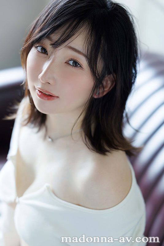 新人 保科希帆 32歳 AV DEBUT 純真な保育士の人妻―。子供のようなあどけなさを’裏切る’強すぎる欲望―。 1