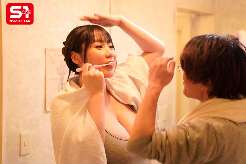 平日午後3時。私は「妻」を脱ぎ捨てた。際どいマッサージは不倫になりますか？ みなみ羽琉 2