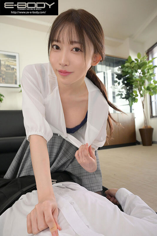 ブラチラ谷間誘惑と中出し淫語誘惑で新人をダメにするフェロモン全振り女上司 七瀬アリス 3