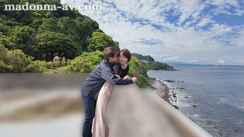 デビュー10周年記念、二度とないこの瞬間を全力で‘イキ’る―。 肉欲にまみれた『藍』色の海 向井藍を丸裸にする1泊2日のハメまくり中出し旅行 1