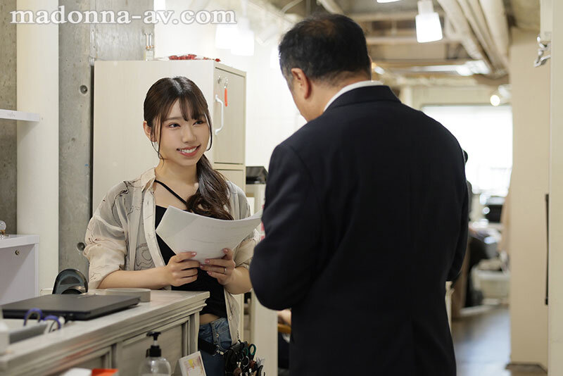 さつき芽衣(沙月芽衣)作品JUR-666发布!「人妻美发师」趁老公出差在店里偷情!假洗头真洗面奶-图片2